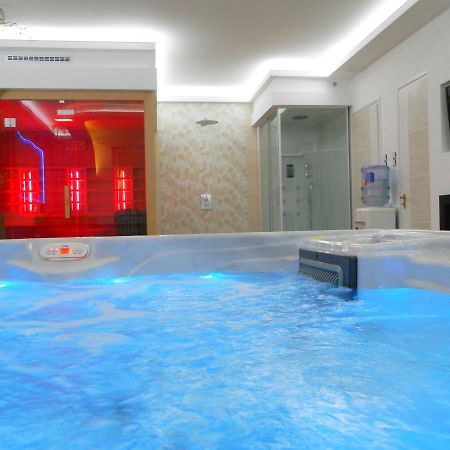 Katalin Boutique & Wellness Apartmanok ไฮจ์ดุสโซบอสโล ภายนอก รูปภาพ