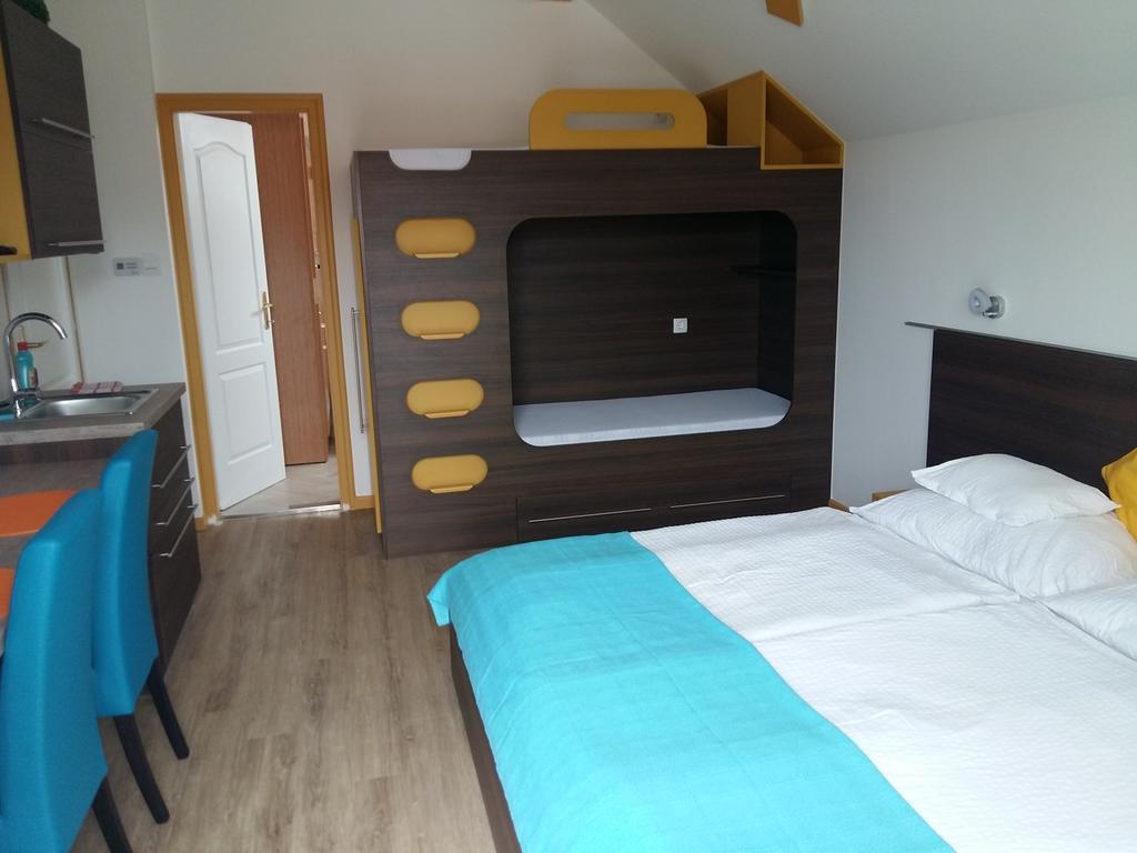 Katalin Boutique & Wellness Apartmanok ไฮจ์ดุสโซบอสโล ภายนอก รูปภาพ