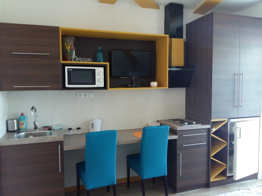 Katalin Boutique & Wellness Apartmanok ไฮจ์ดุสโซบอสโล ภายนอก รูปภาพ