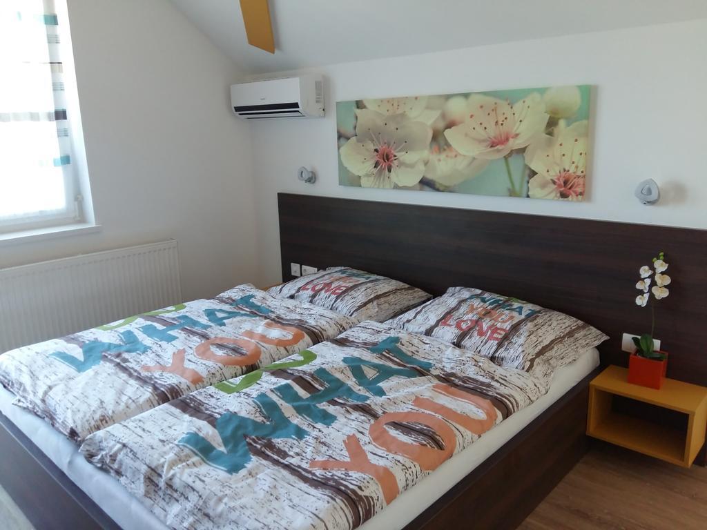Katalin Boutique & Wellness Apartmanok ไฮจ์ดุสโซบอสโล ภายนอก รูปภาพ