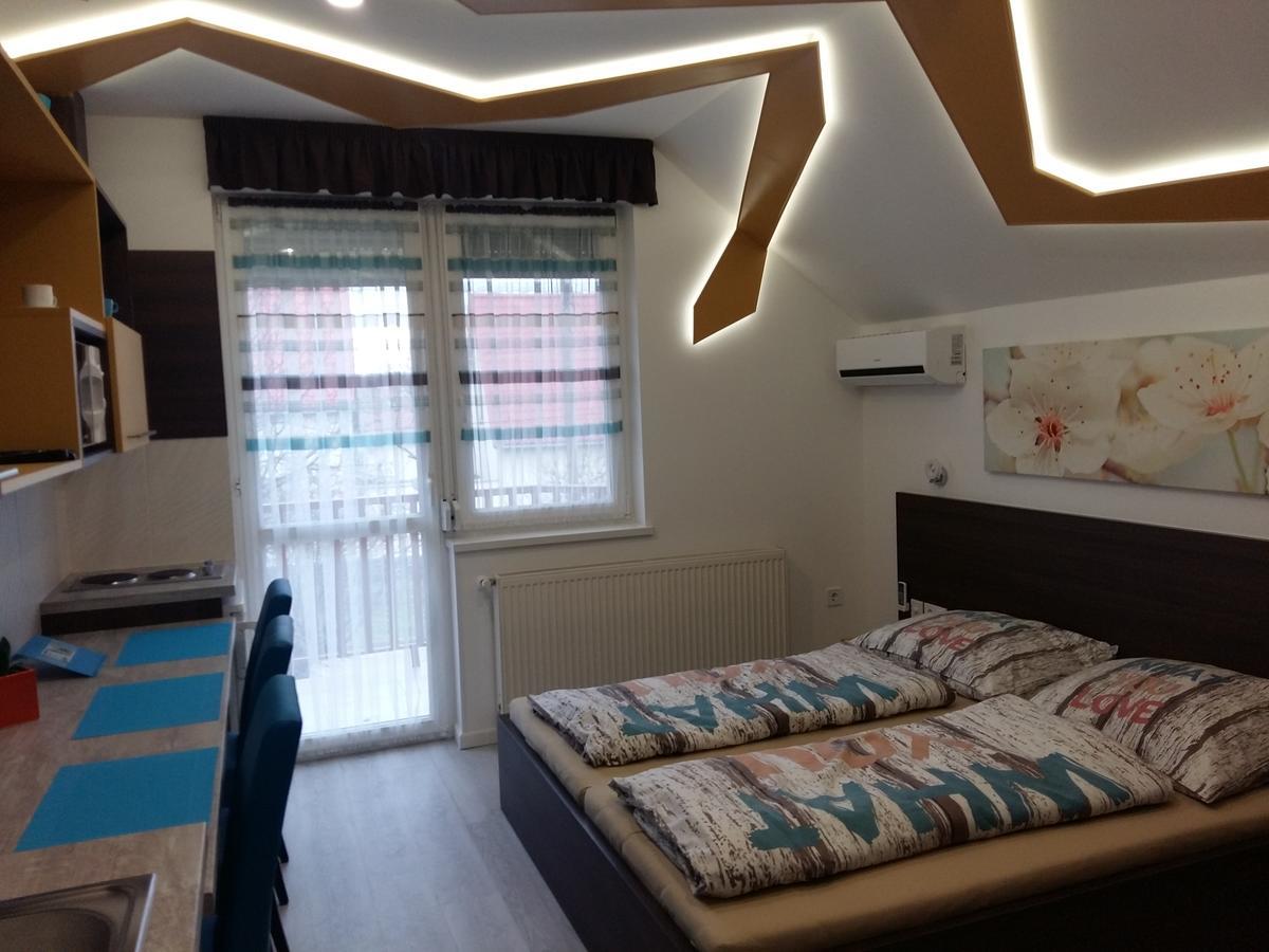Katalin Boutique & Wellness Apartmanok ไฮจ์ดุสโซบอสโล ภายนอก รูปภาพ