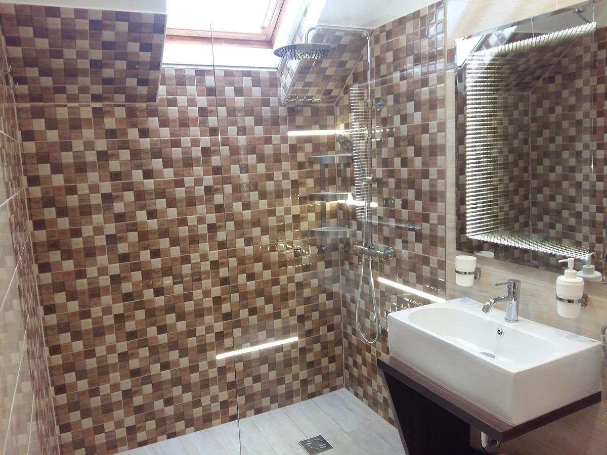 Katalin Boutique & Wellness Apartmanok ไฮจ์ดุสโซบอสโล ภายนอก รูปภาพ