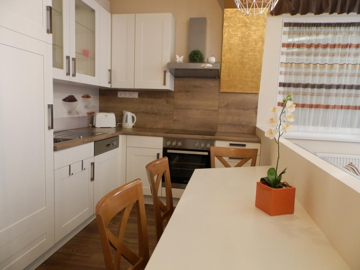 Katalin Boutique & Wellness Apartmanok ไฮจ์ดุสโซบอสโล ภายนอก รูปภาพ