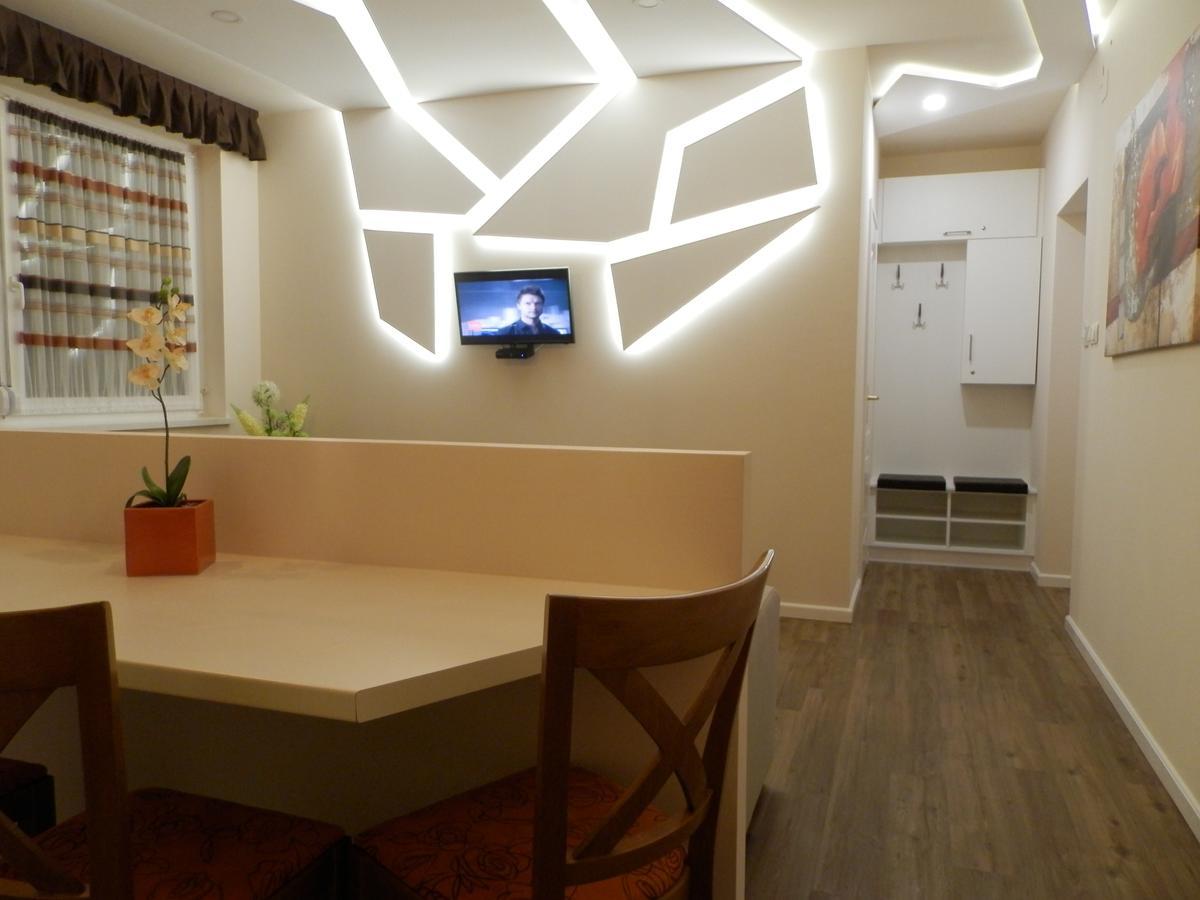 Katalin Boutique & Wellness Apartmanok ไฮจ์ดุสโซบอสโล ภายนอก รูปภาพ