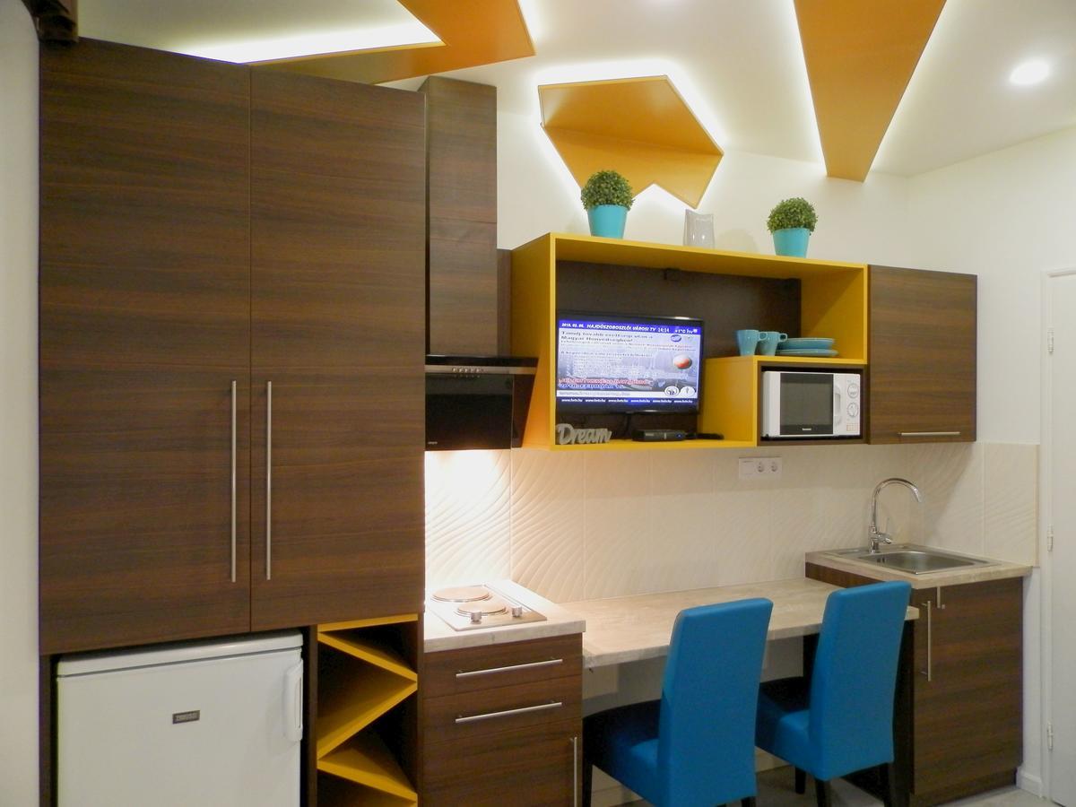 Katalin Boutique & Wellness Apartmanok ไฮจ์ดุสโซบอสโล ภายนอก รูปภาพ